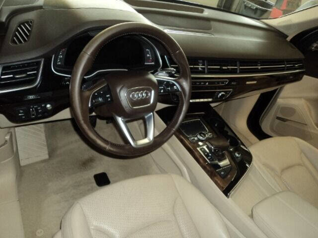 Used 2017 Audi Q7 3.0T Prestige image 7