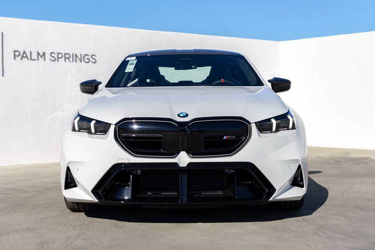 New 2026 BMW M5 w/ Carbon Package image 4