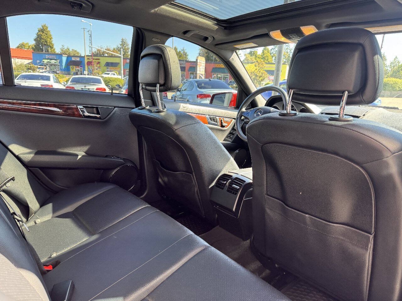 Used 2010 Mercedes-Benz C 300 Sedan image 20