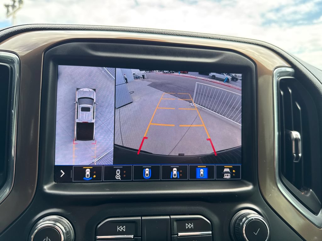 Used 2020 Chevrolet Silverado 1500 High Country w/ Technology Package AWD/4WD image 20