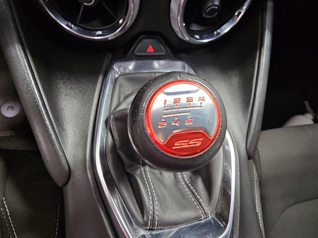 Used 2019 Chevrolet Camaro SS RWD image 22