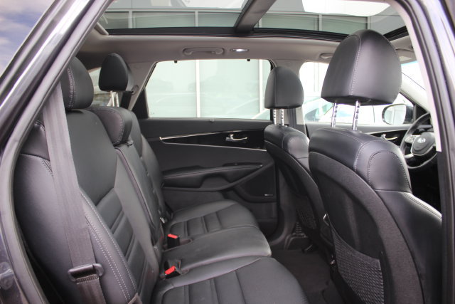 Used 2019 Kia Sorento EX w/ EX Touring Package AWD/4WD image 33