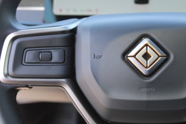 Used 2025 Rivian R1S Adventure AWD/4WD image 17
