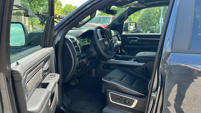 New 2026 RAM 1500 Laramie AWD/4WD image 19