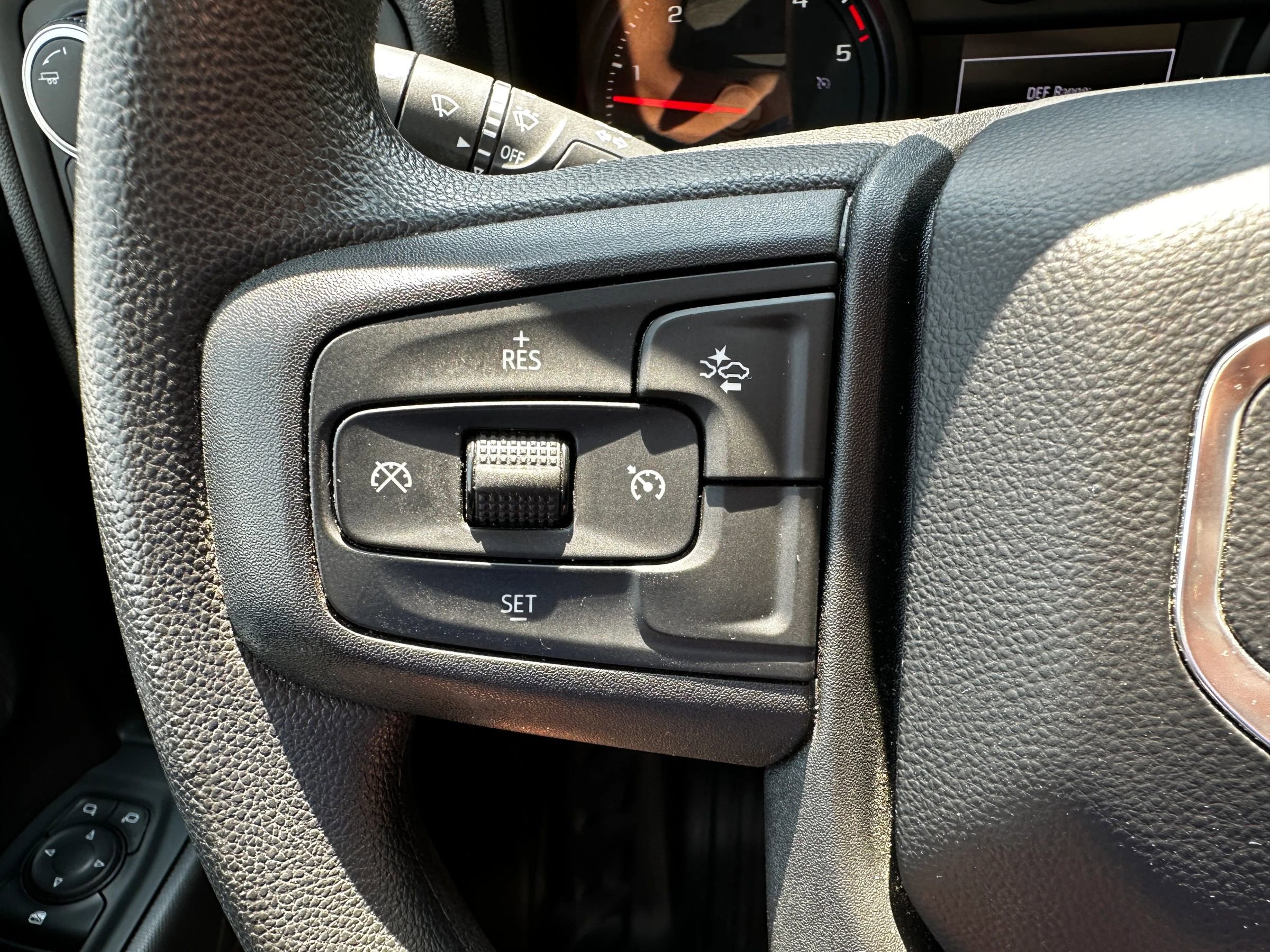 Used 2024 GMC Sierra 3500 Pro w/ Convenience Package image 27