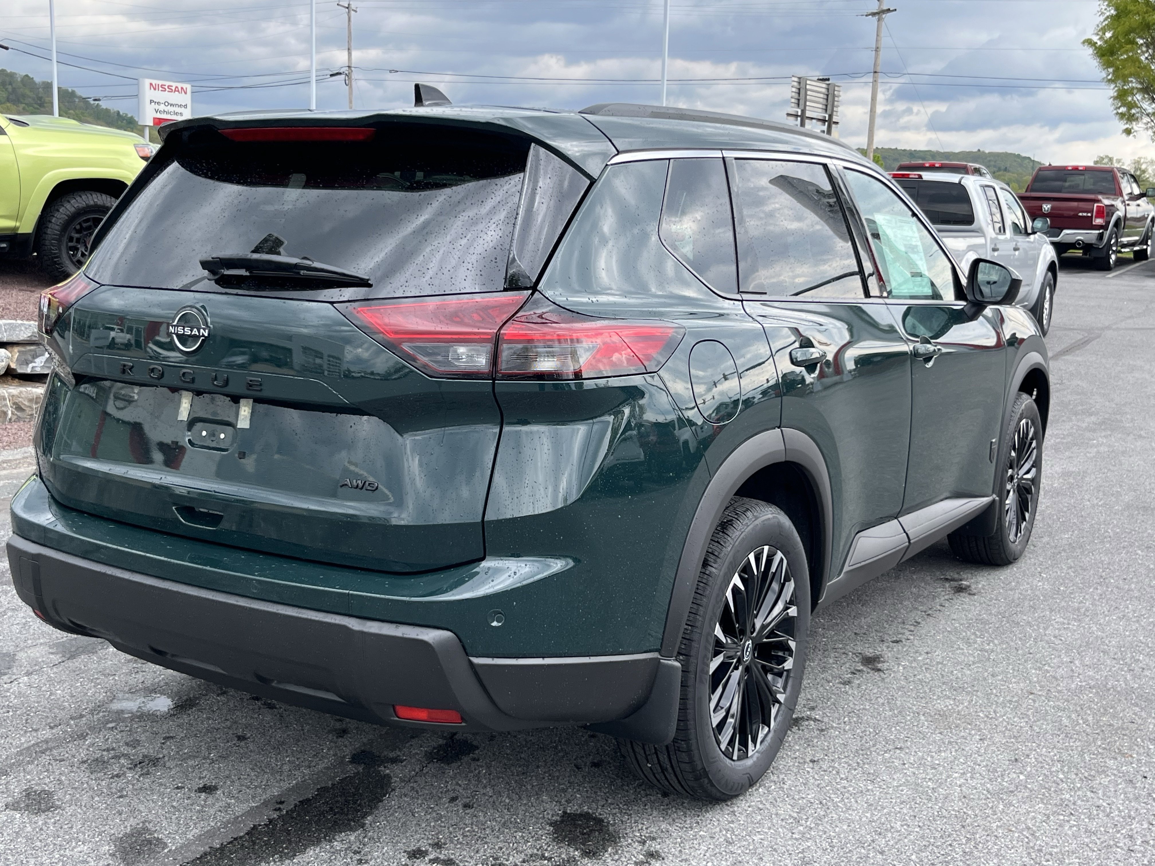 New 2026 Nissan Rogue SV AWD/4WD image 5