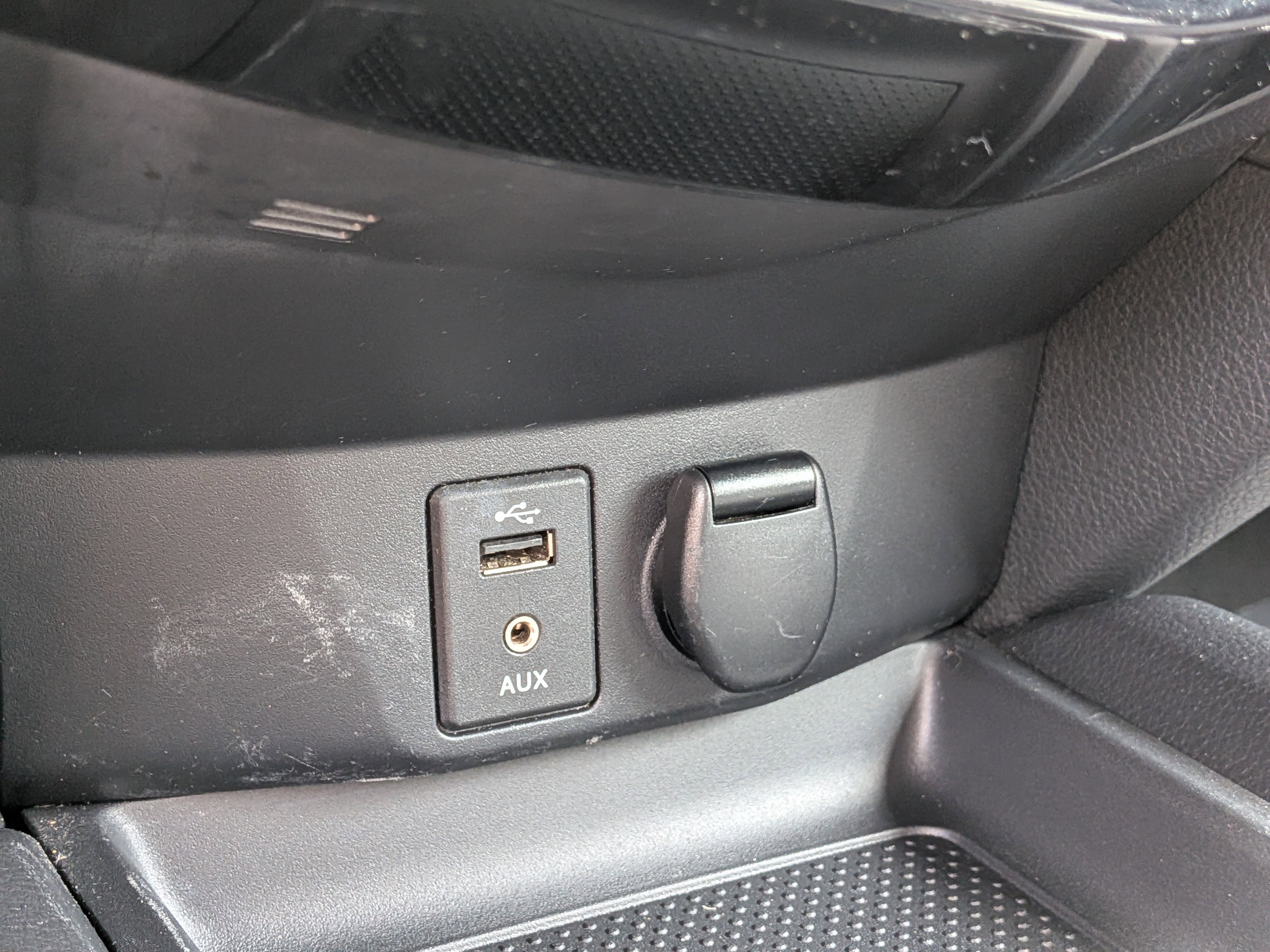 Used 2016 Nissan Rogue SV AWD/4WD image 29