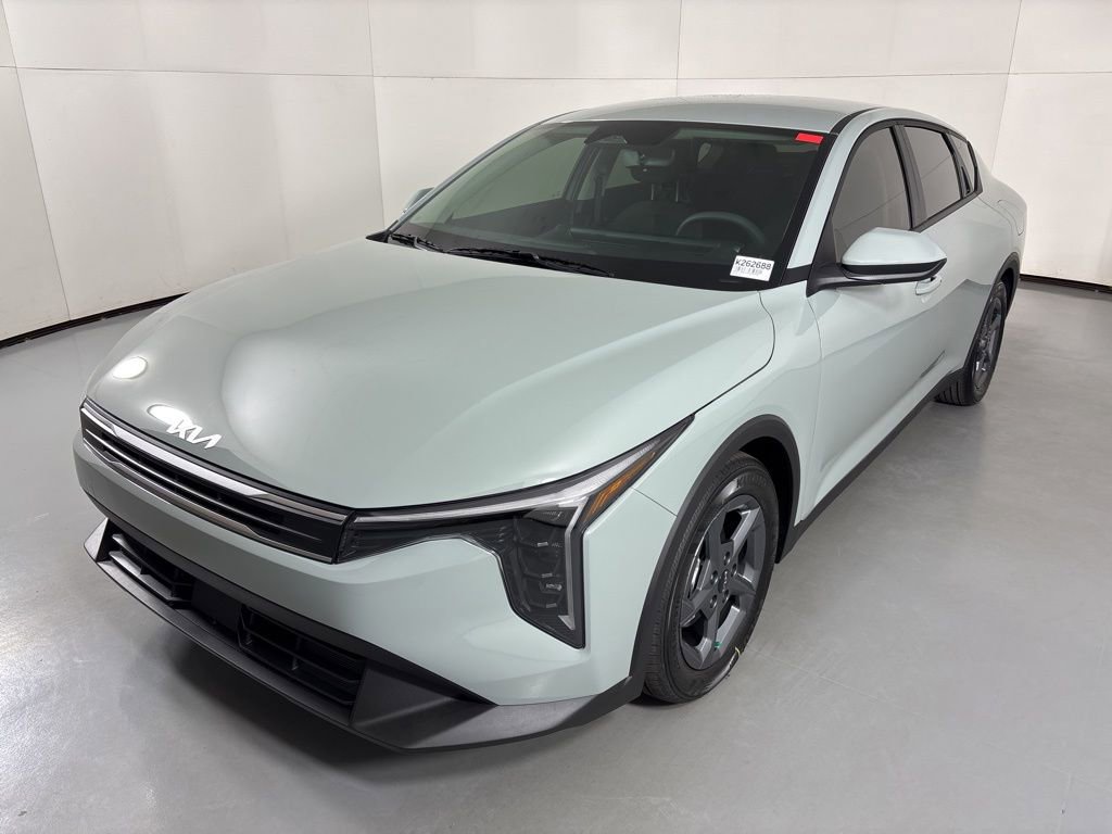 New 2026 Kia K4 LXS image 4