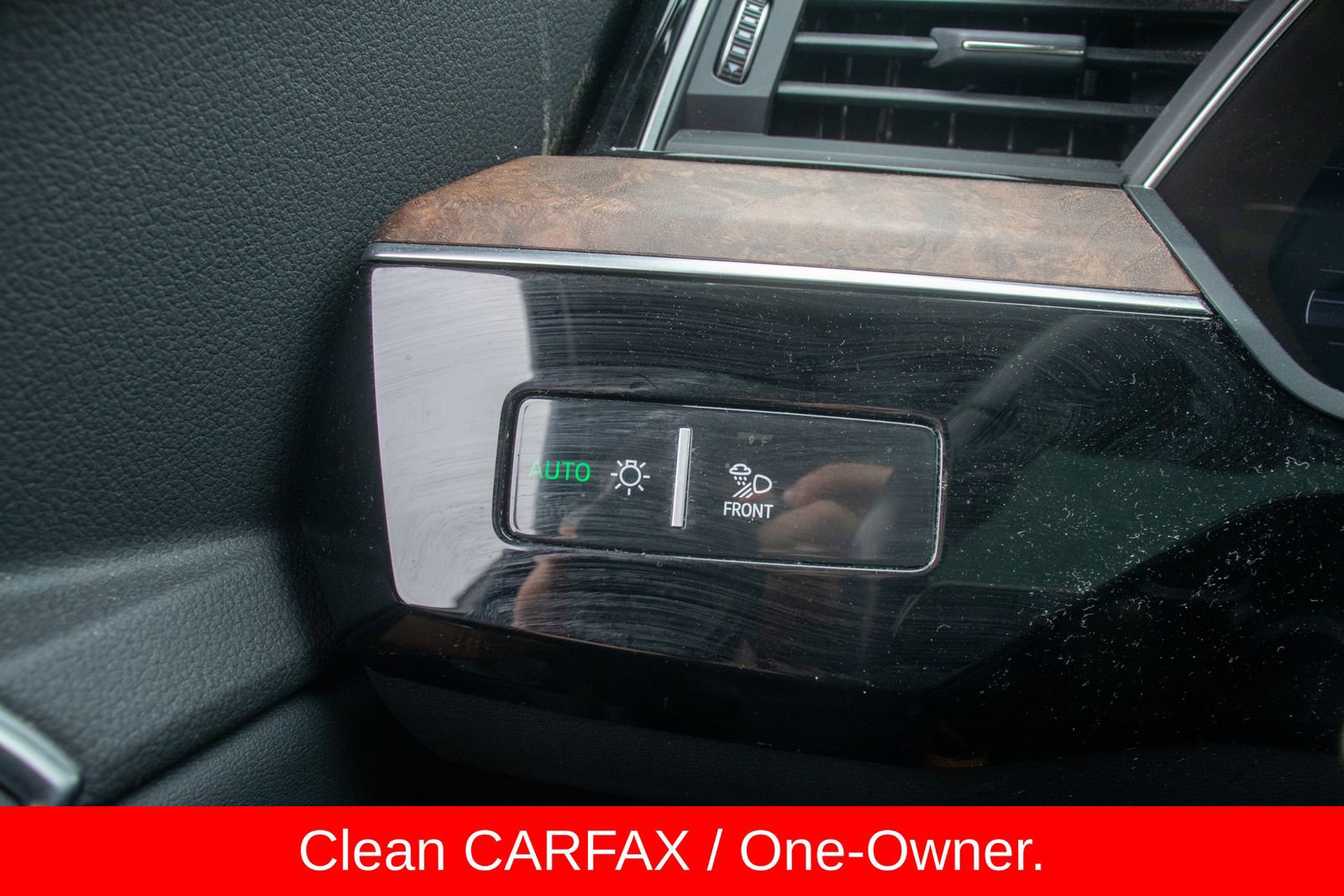 Used 2022 Audi e-tron Premium Plus w/ Premium Plus Package image 21