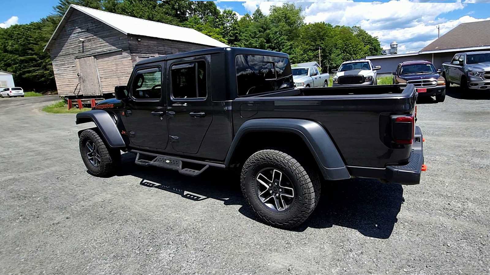 Used 2024 Jeep Gladiator Mojave w/ Convenience Group AWD/4WD image 6