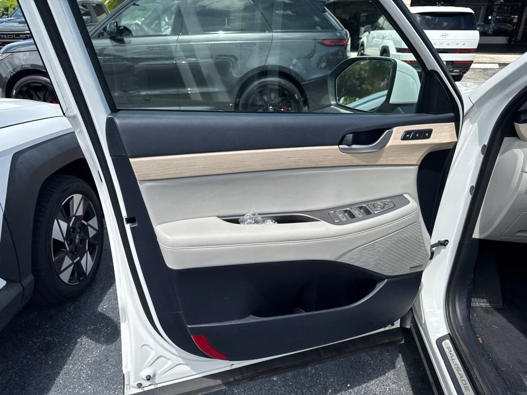 Used 2024 Hyundai Palisade Limited FWD image 26