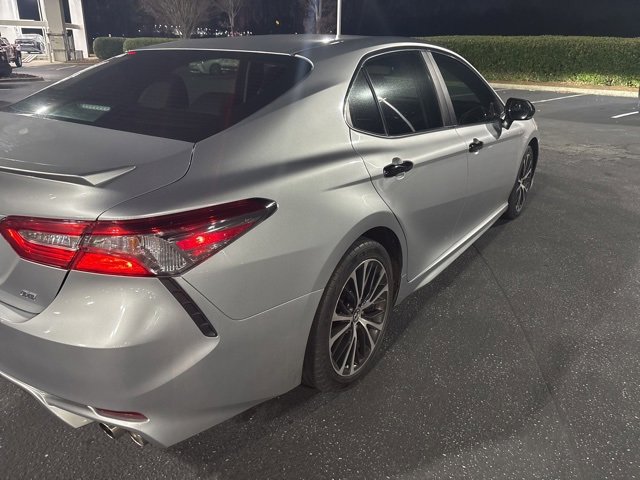 Used 2018 Toyota Camry SE image 7
