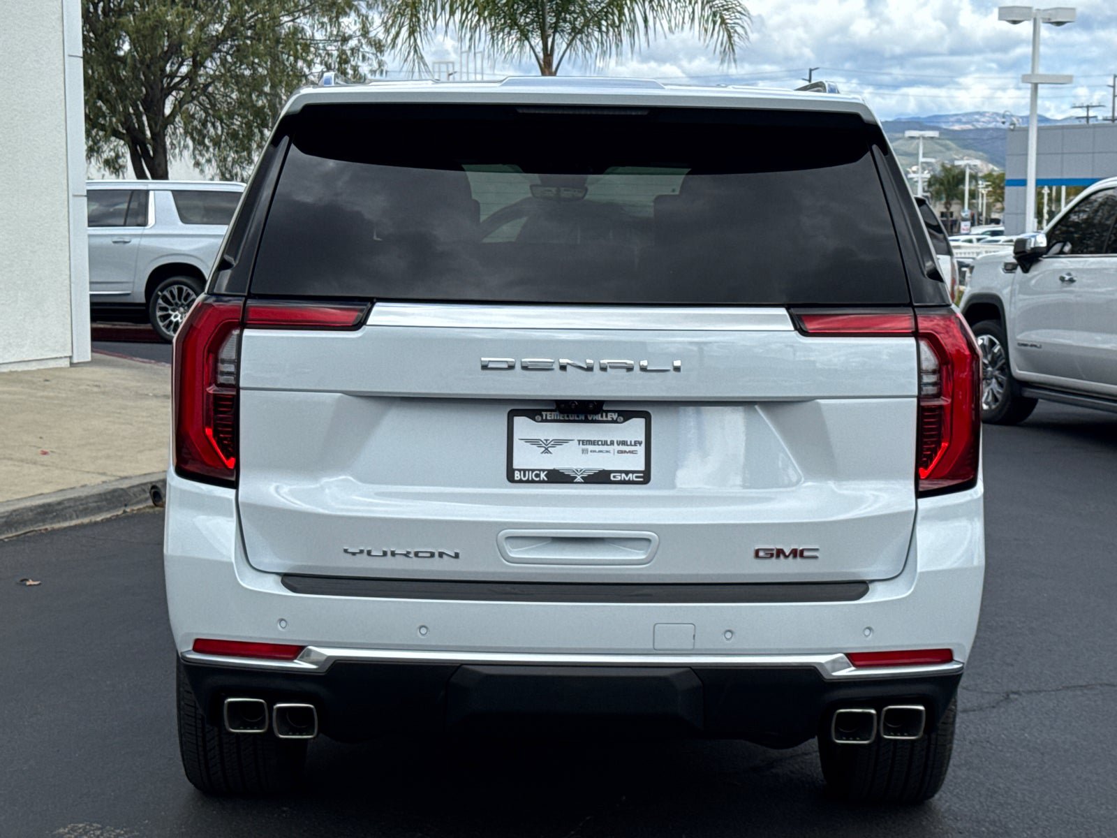 Used 2026 GMC Yukon XL Denali w/ Denali Reserve Package AWD/4WD image 15