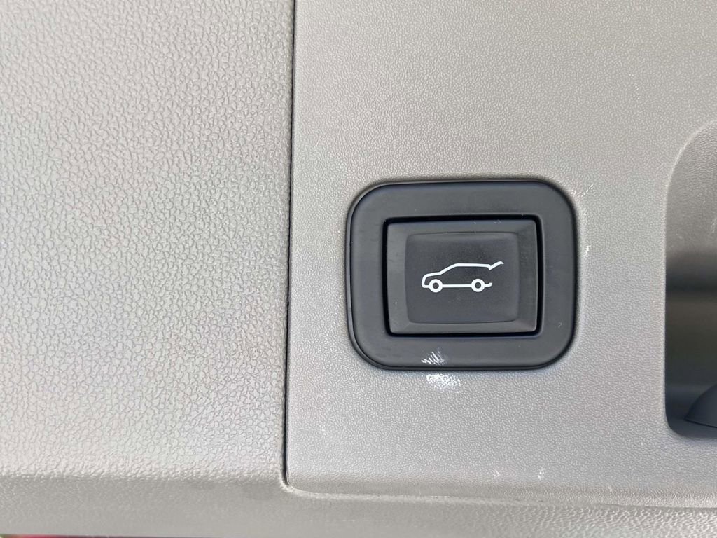 Certified 2023 Cadillac XT5 Premium Luxury FWD image 11