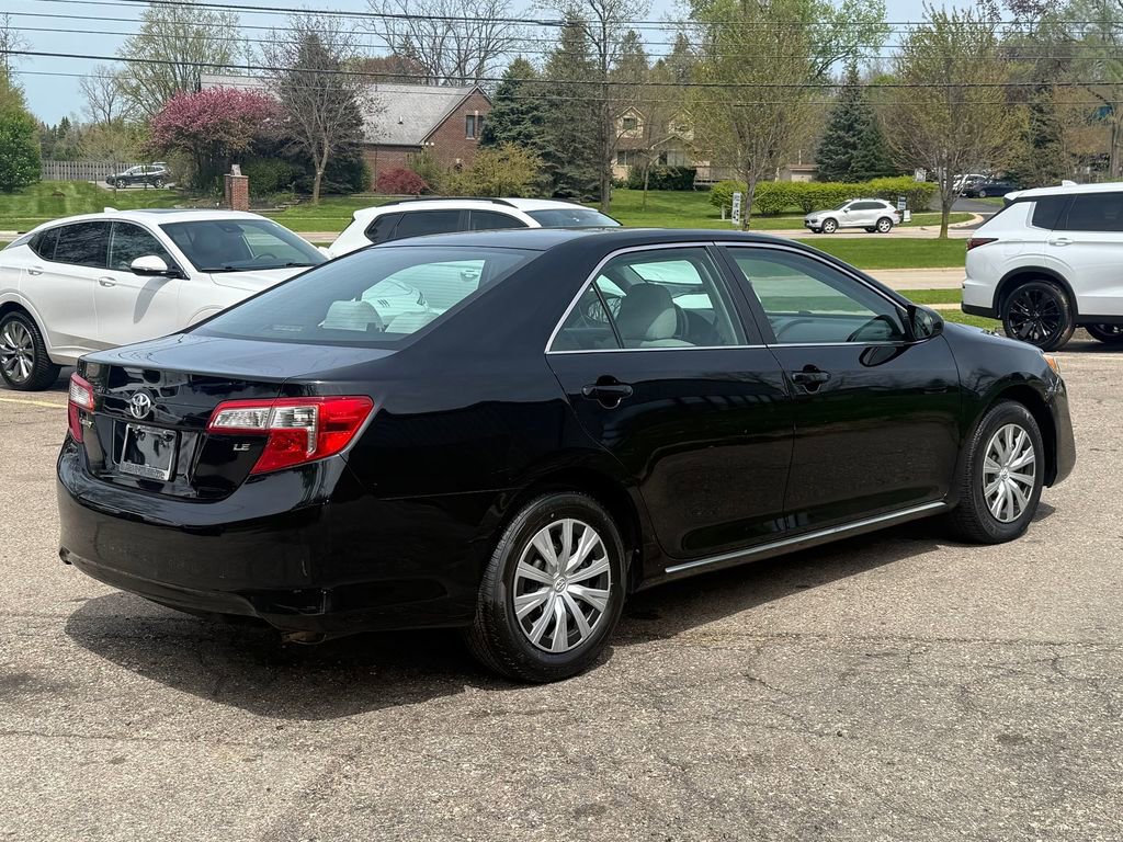 Used 2012 Toyota Camry LE FWD image 6