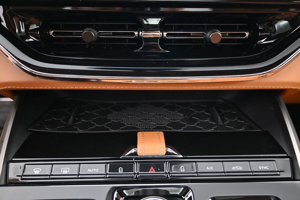 Used 2025 Aston Martin DBX 707 AWD/4WD image 23
