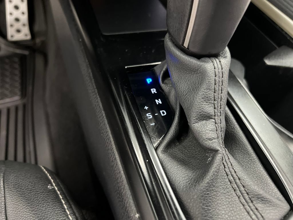 Used 2025 Toyota Camry SE image 36