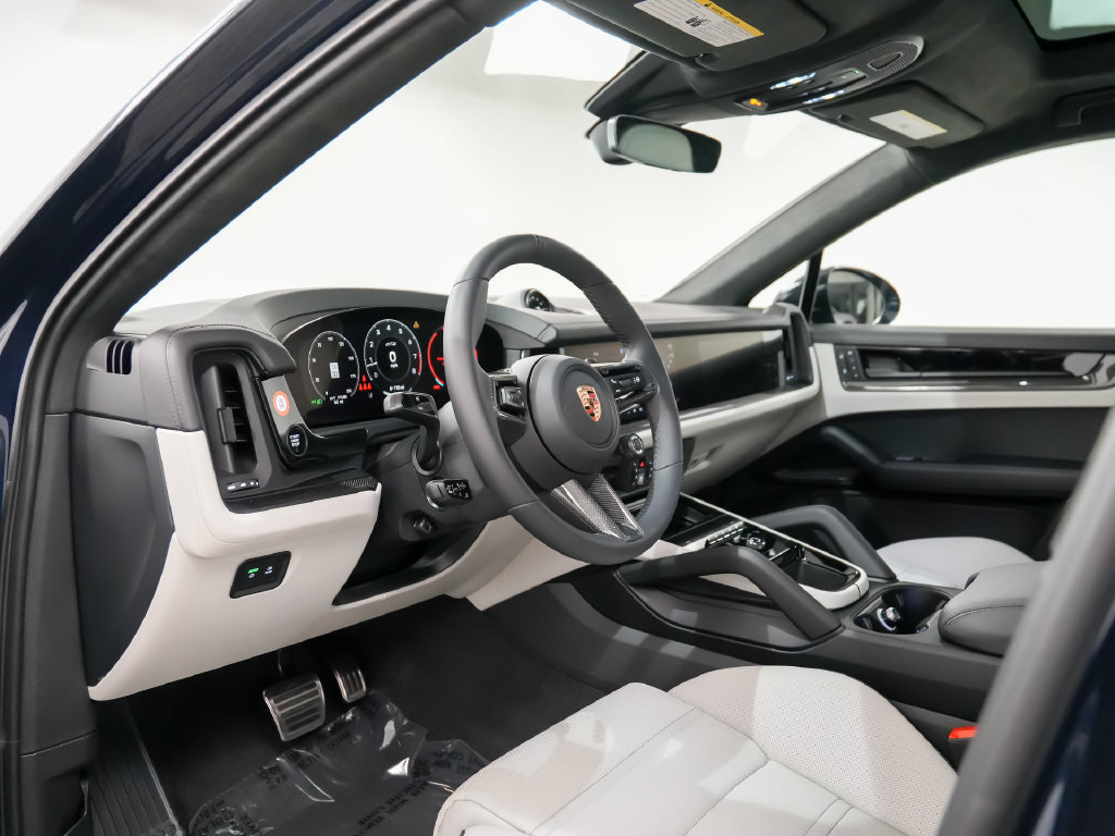 New 2026 Porsche Cayenne GTS AWD/4WD image 3