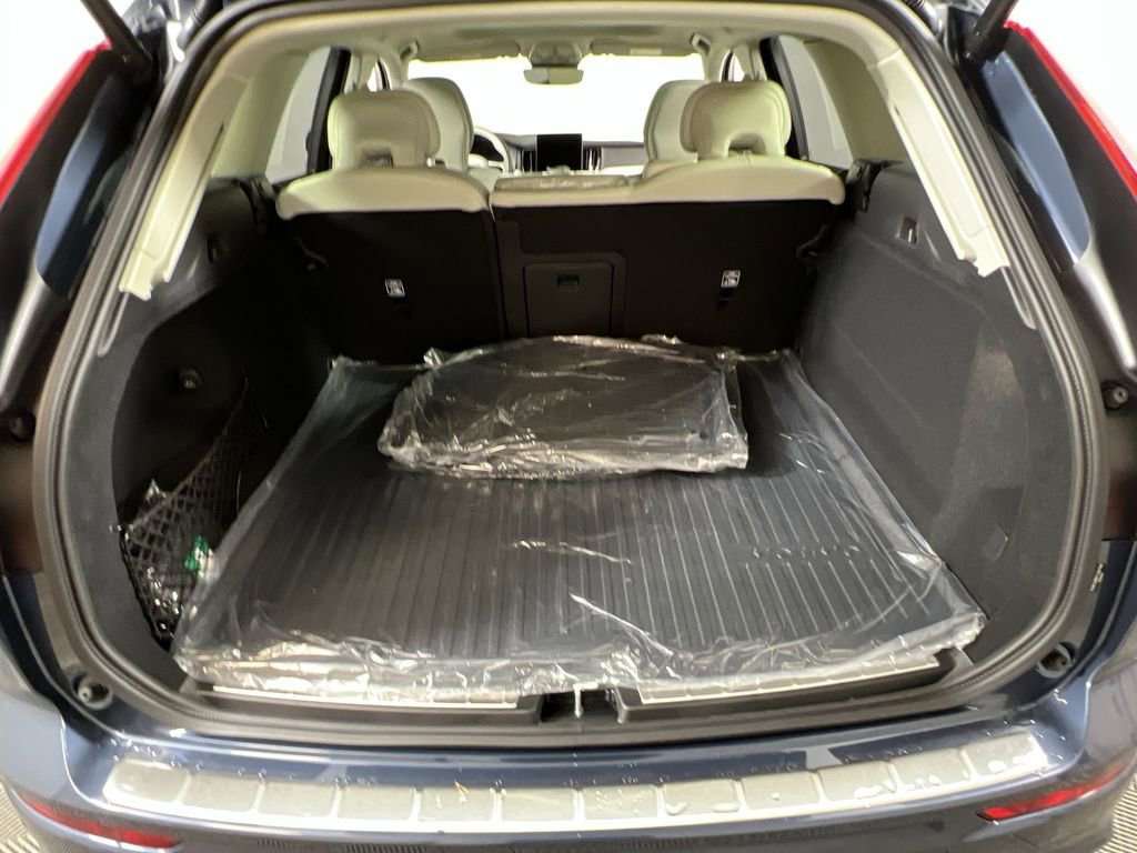 New 2026 Volvo XC60 B5 Ultra w/ Protection Package Premier image 19