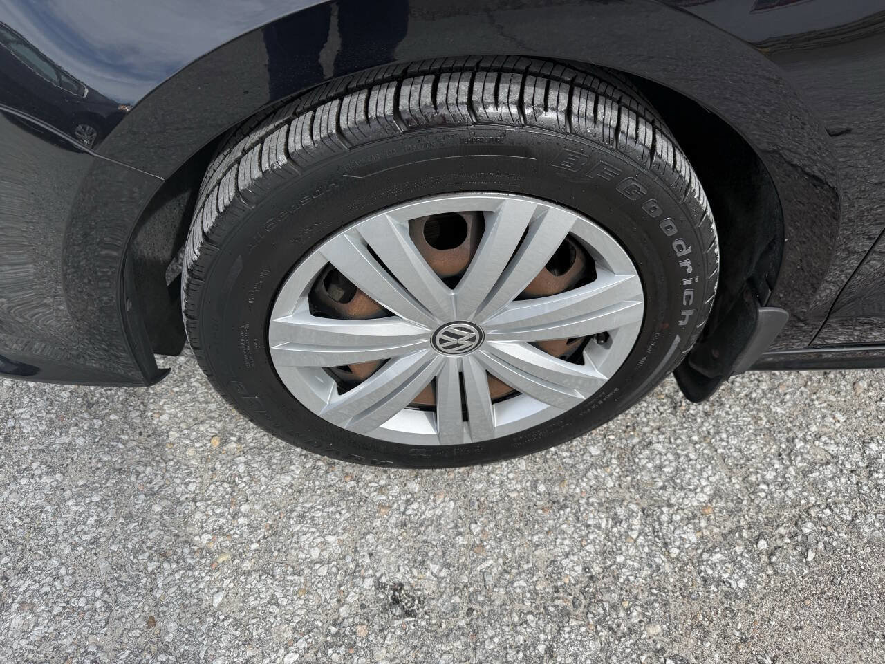 Used 2017 Volkswagen Jetta S image 9