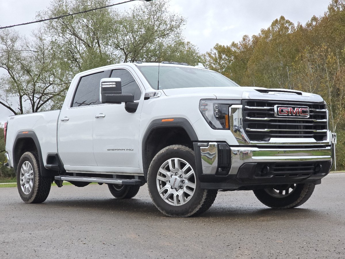 Used 2024 GMC Sierra 3500 SLT AWD/4WD image 2