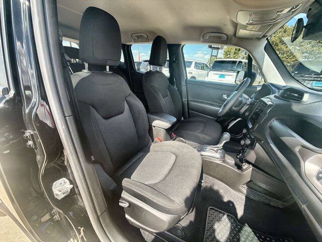 Used 2023 Jeep Renegade Latitude AWD/4WD image 26