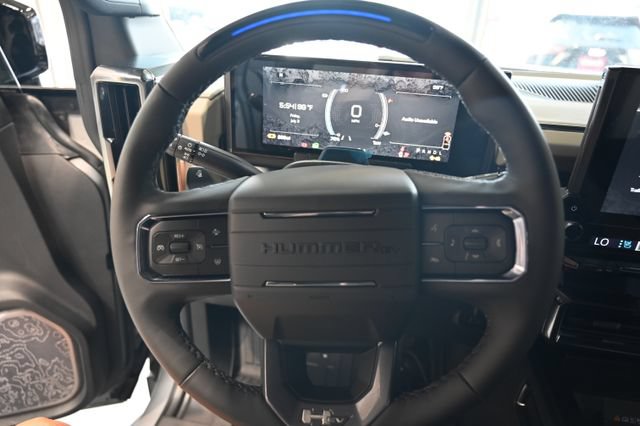 New 2026 GMC Hummer EV SUV w/ LPO, Dark Essentials Package AWD/4WD image 24
