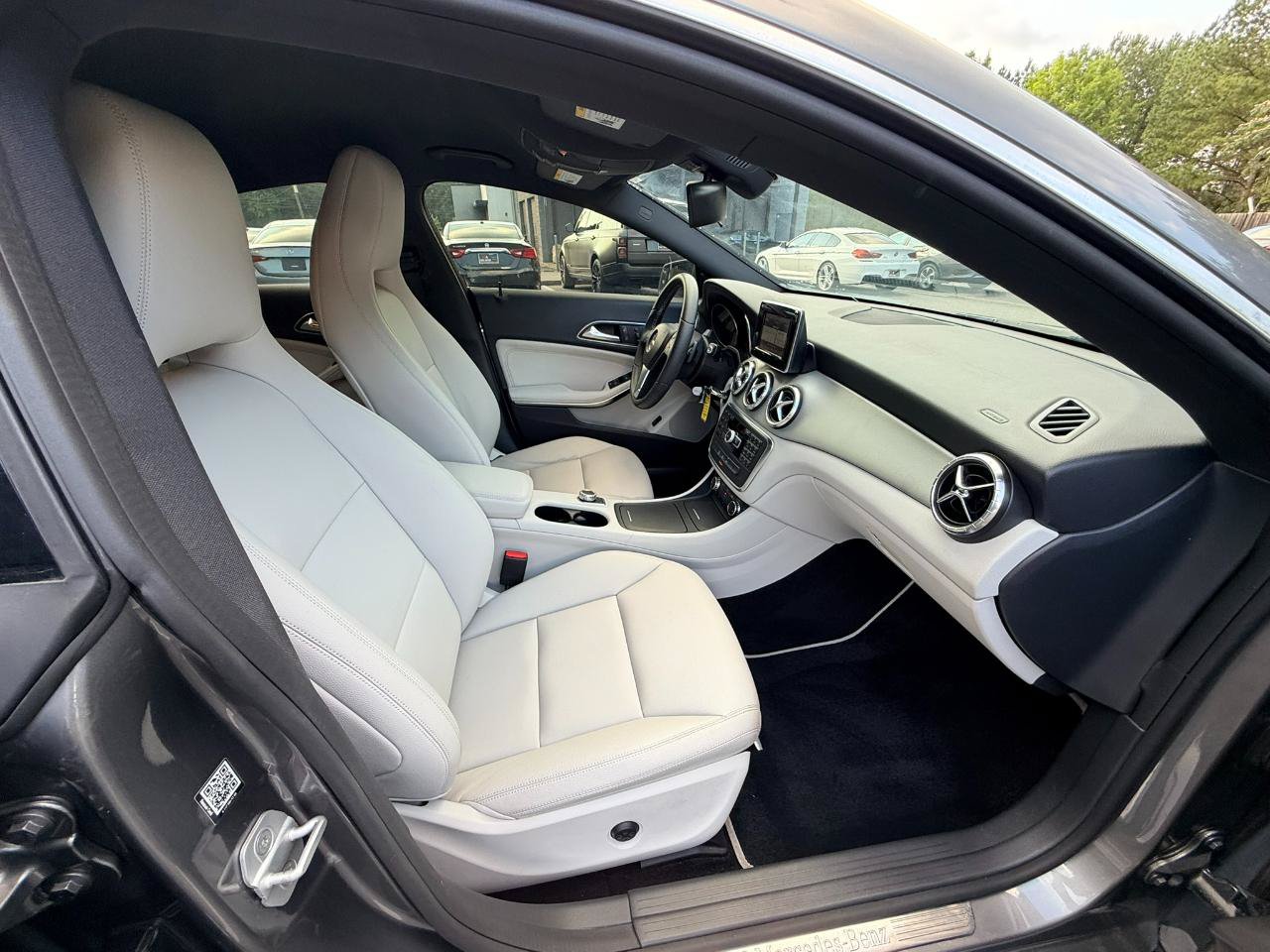Used 2014 Mercedes-Benz CLA 250 image 16