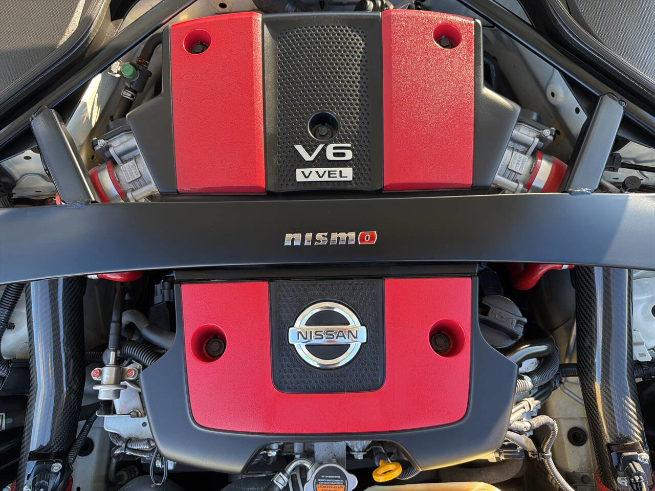Used 2017 Nissan 370Z NISMO RWD image 16