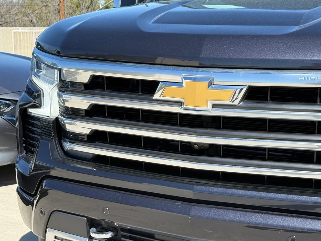 Used 2023 Chevrolet Silverado 1500 High Country image 4