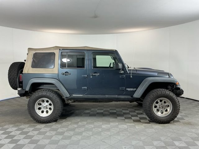Used 2008 Jeep Wrangler Unlimited Rubicon w/ Dual Top Group AWD/4WD image 4