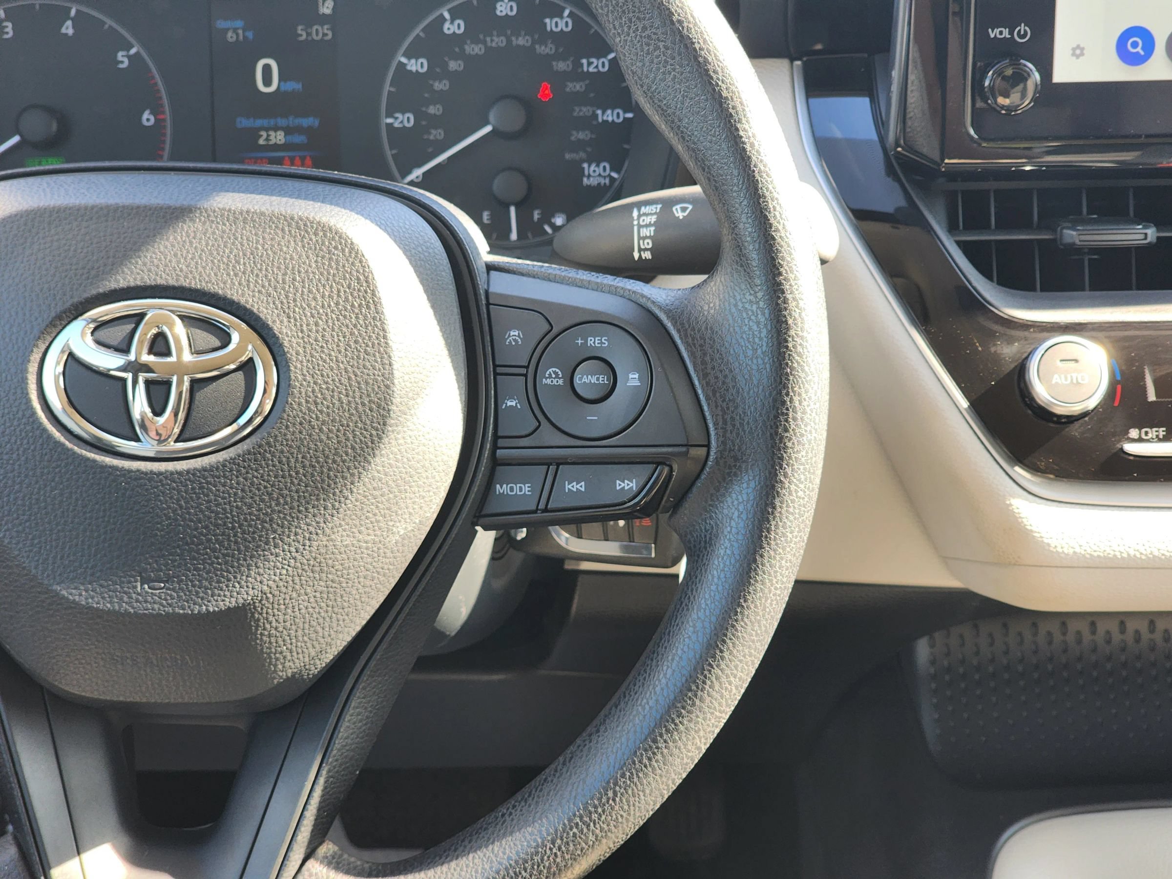 Used 2025 Toyota Corolla LE FWD image 13