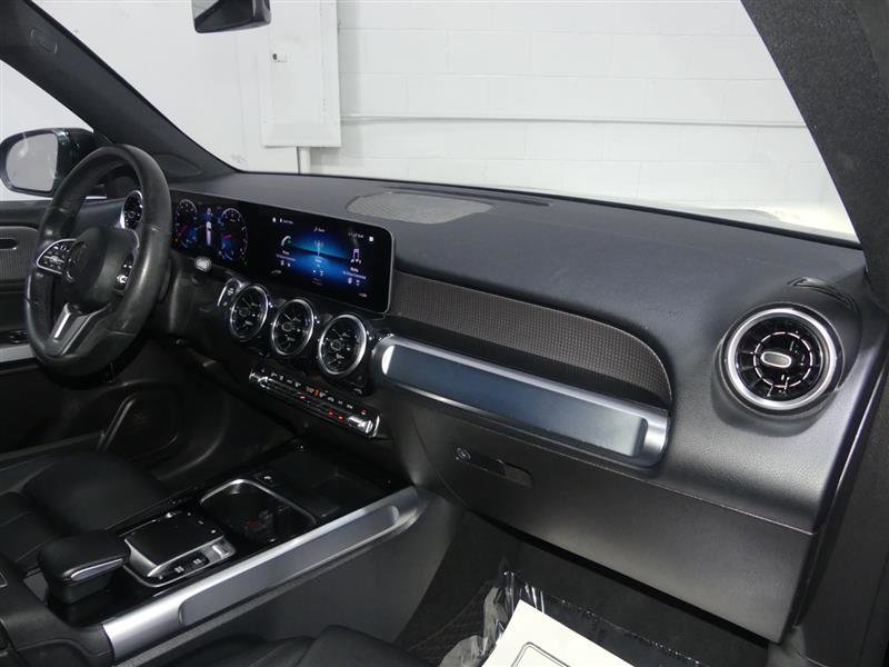 Used 2020 Mercedes-Benz GLB 250 4MATIC image 25