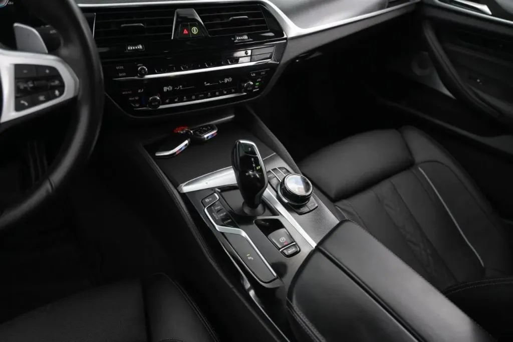 Used 2021 BMW M550i xDrive w/ Executive Package AWD/4WD image 37