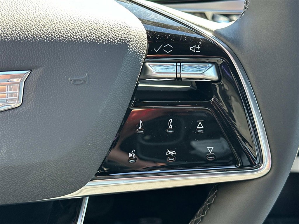 New 2025 Cadillac Lyriq Luxury image 14