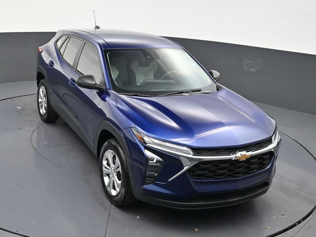 Used 2024 Chevrolet Trax LS FWD image 19