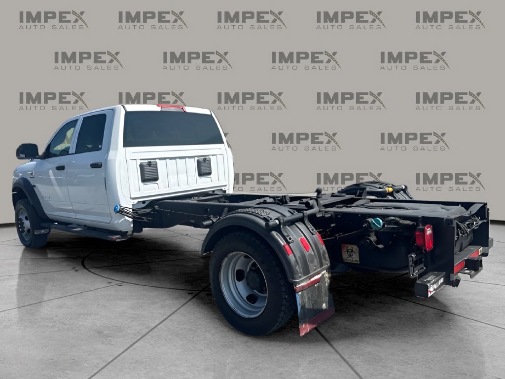 Used 2019 RAM 4500 Tradesman w/ Chrome Appearance Group RWD image 4
