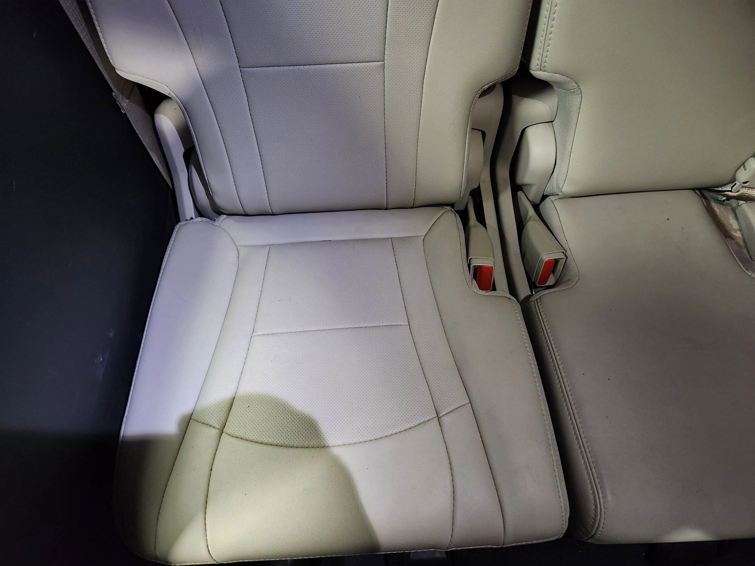 Used 2019 Buick Enclave Essence image 18