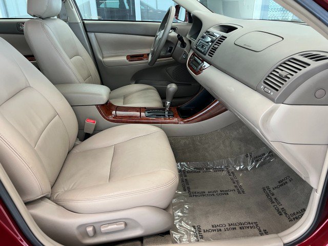 Used 2002 Toyota Camry XLE FWD image 13