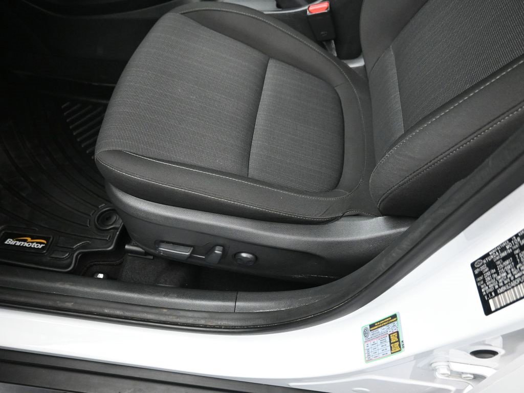 Used 2023 Hyundai Kona SEL w/ Cargo Package image 29
