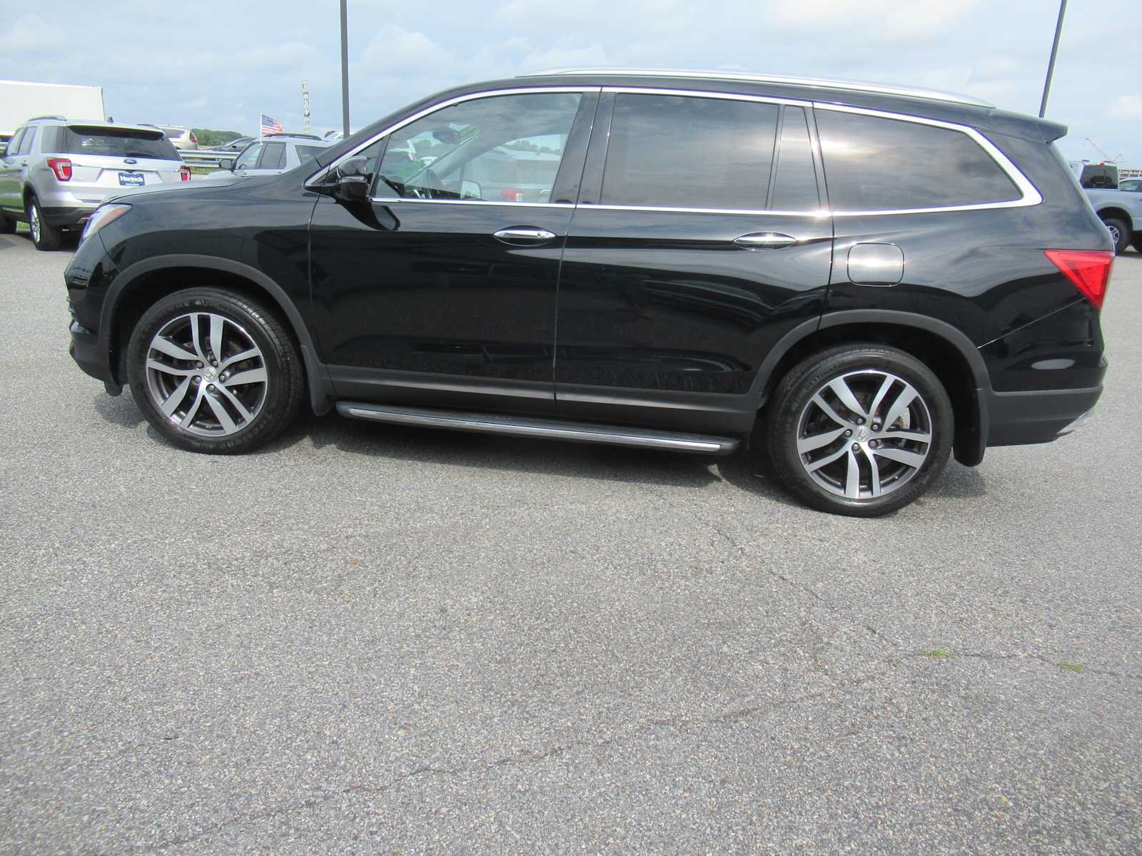 Used 2016 Honda Pilot Touring image 8