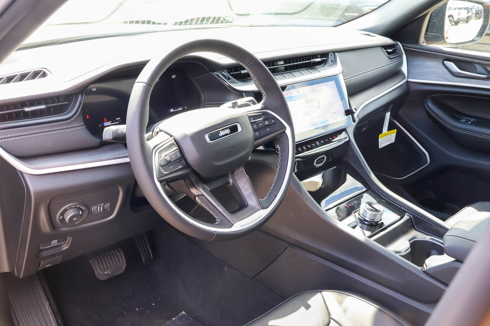 New 2026 Jeep Grand Cherokee L Limited AWD/4WD image 3