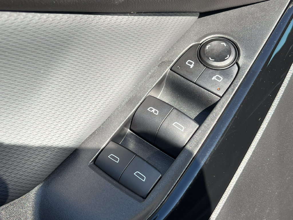 Used 2025 Chevrolet Equinox LT w/ Convenience Package II FWD image 14