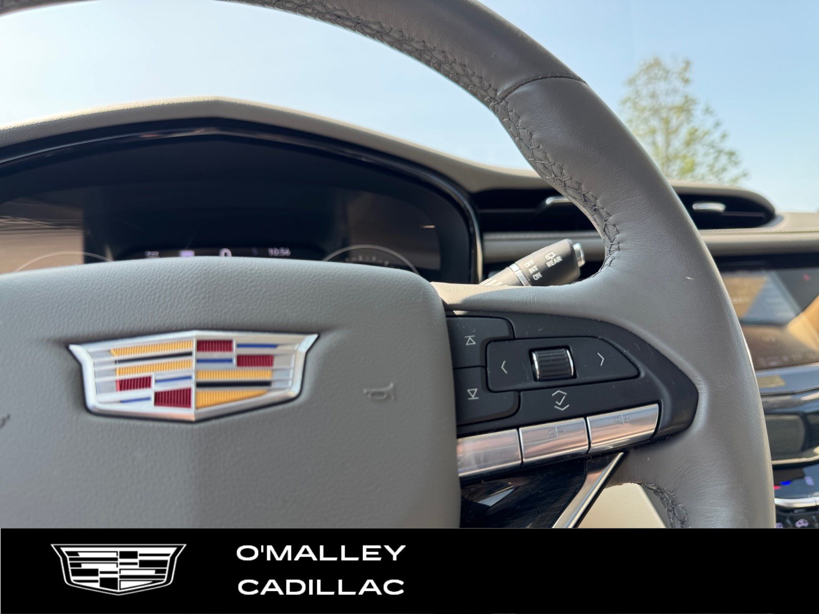 Certified 2024 Cadillac XT6 Premium Luxury w/ Technology Package AWD/4WD image 17