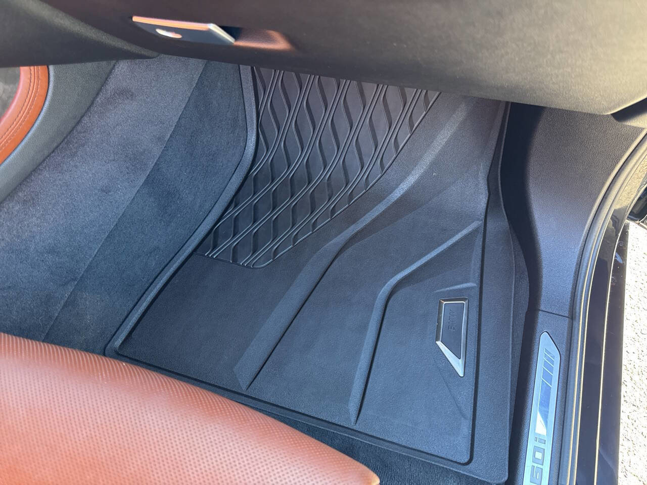 Used 2024 BMW X7 M60i w/ Executive Package image 27