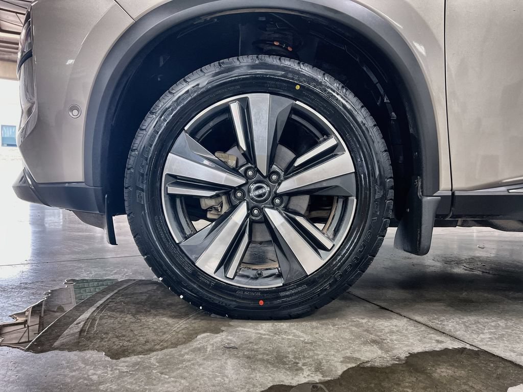 Used 2023 Nissan Rogue SL w/ SL Premium Package FWD image 11