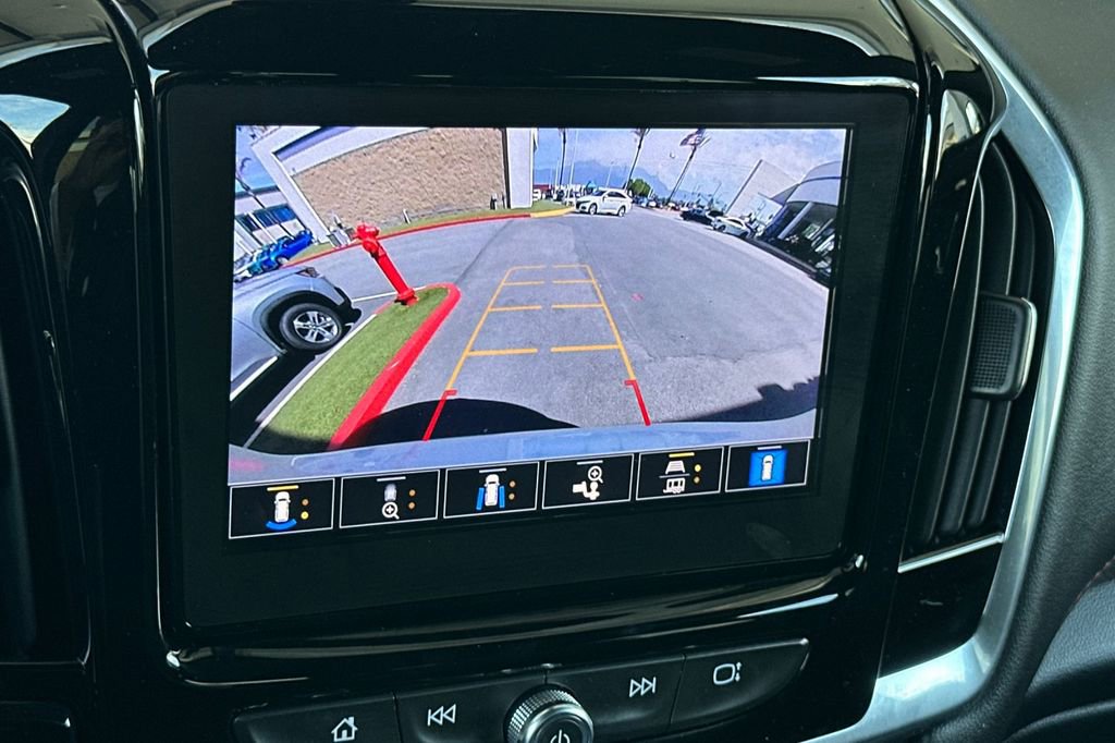 Used 2022 Chevrolet Traverse RS FWD image 23