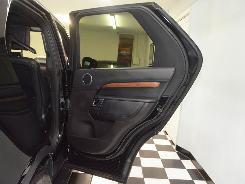 Used 2018 Land Rover Discovery HSE Luxury AWD/4WD image 30