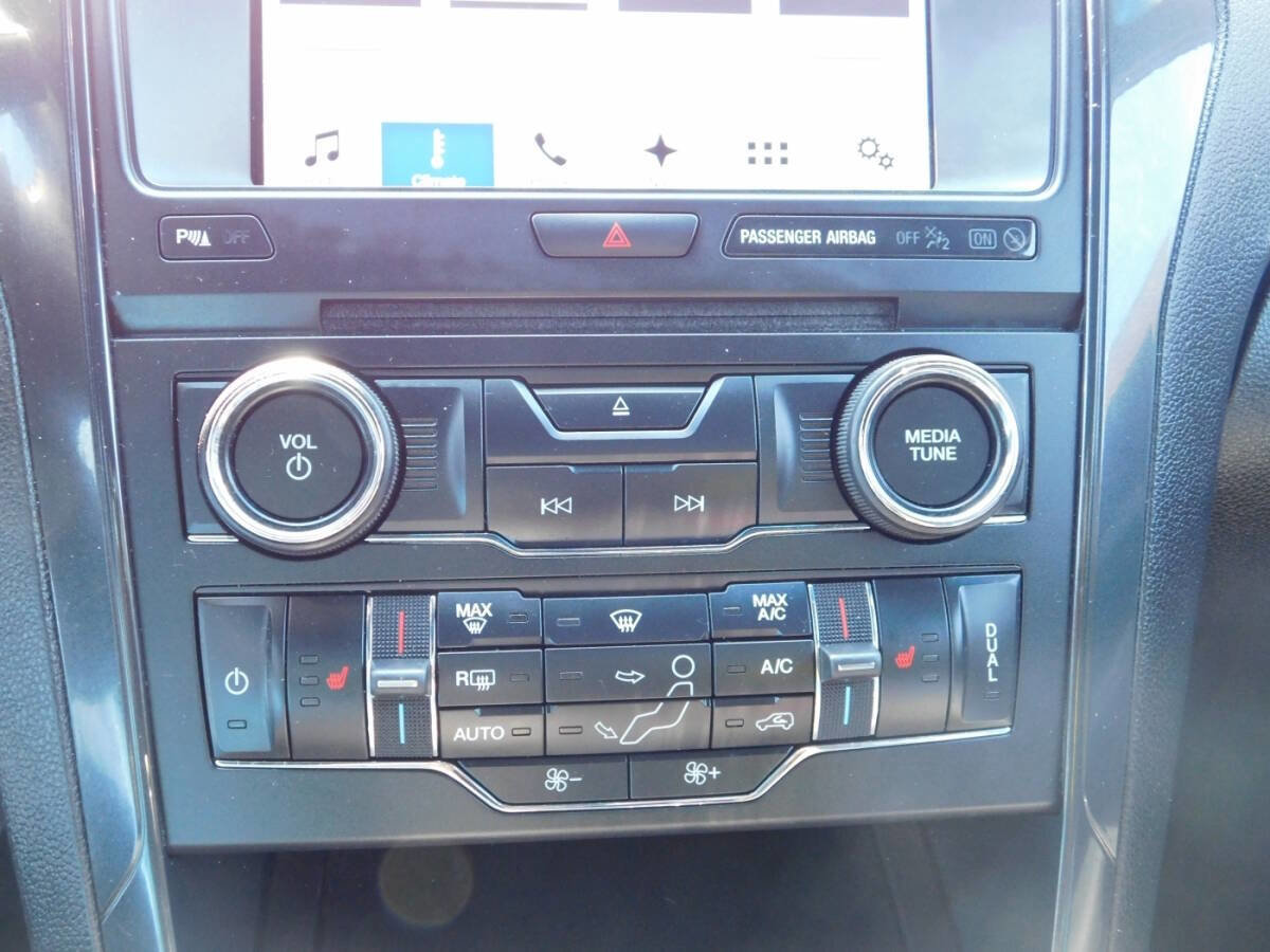 Used 2017 Ford Explorer XLT w/ Equipment Group 202A image 16