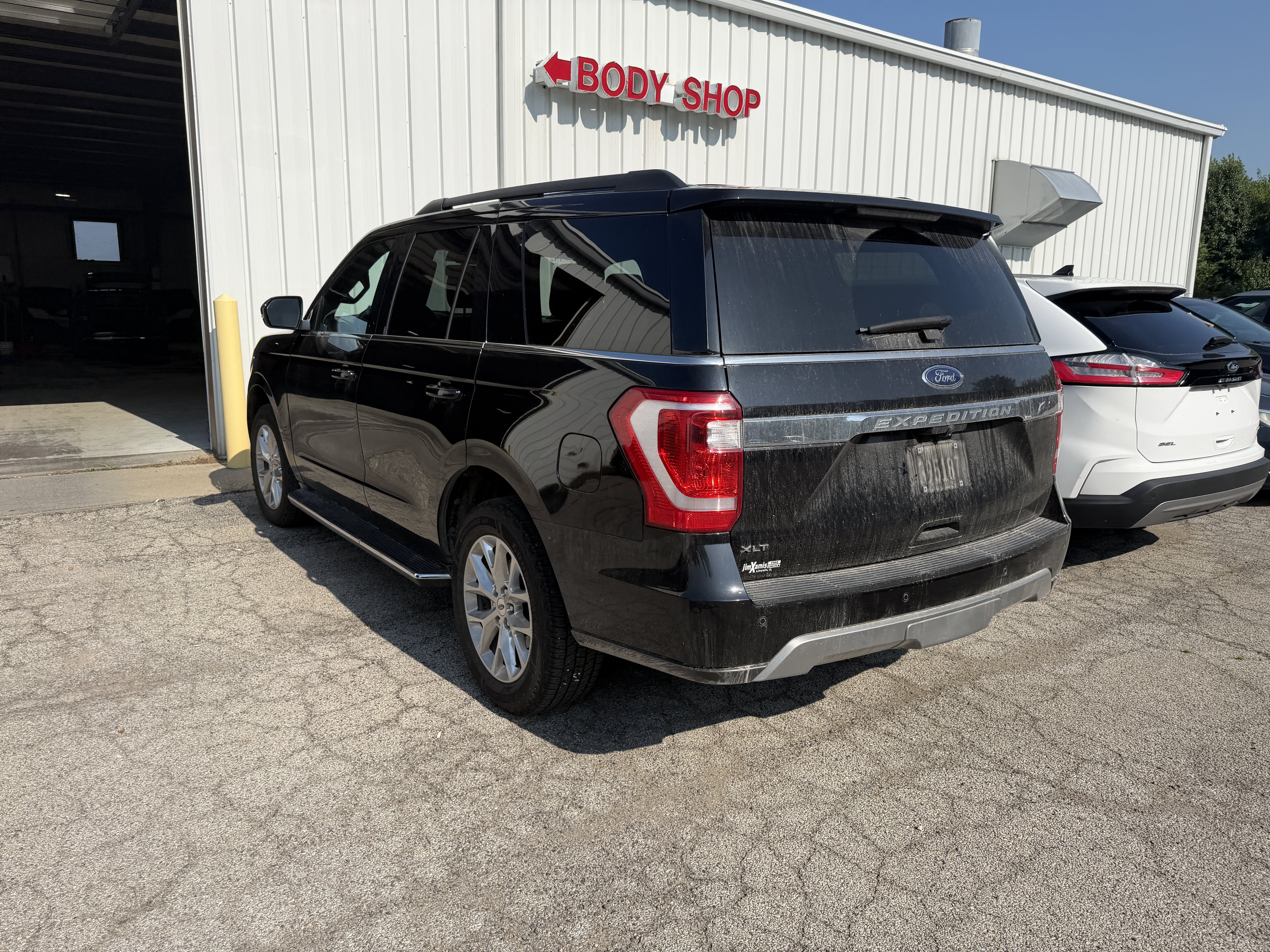 Used 2021 Ford Expedition XLT AWD/4WD image 10